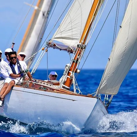 Pierhouse Yachting Gouviá