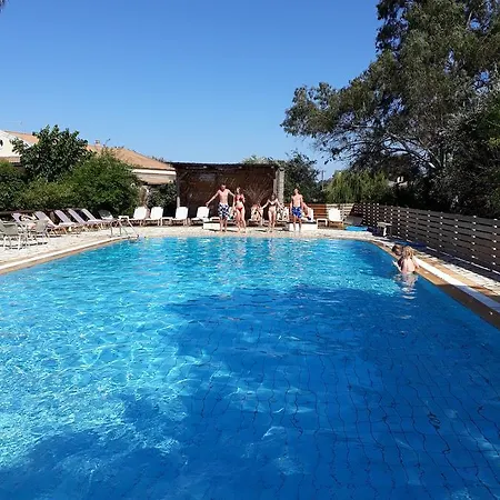 Pierhouse Yachting 3*