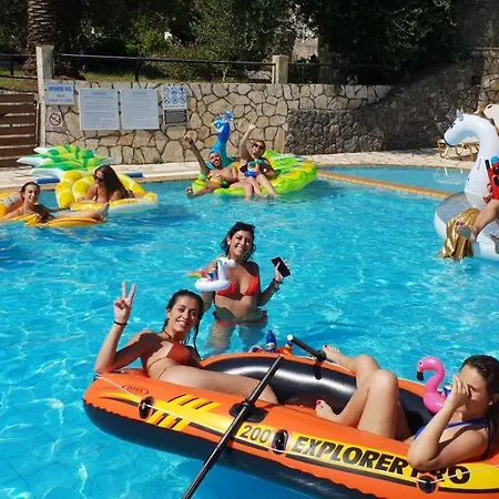 Pierhouse Yachting Апарт-отель